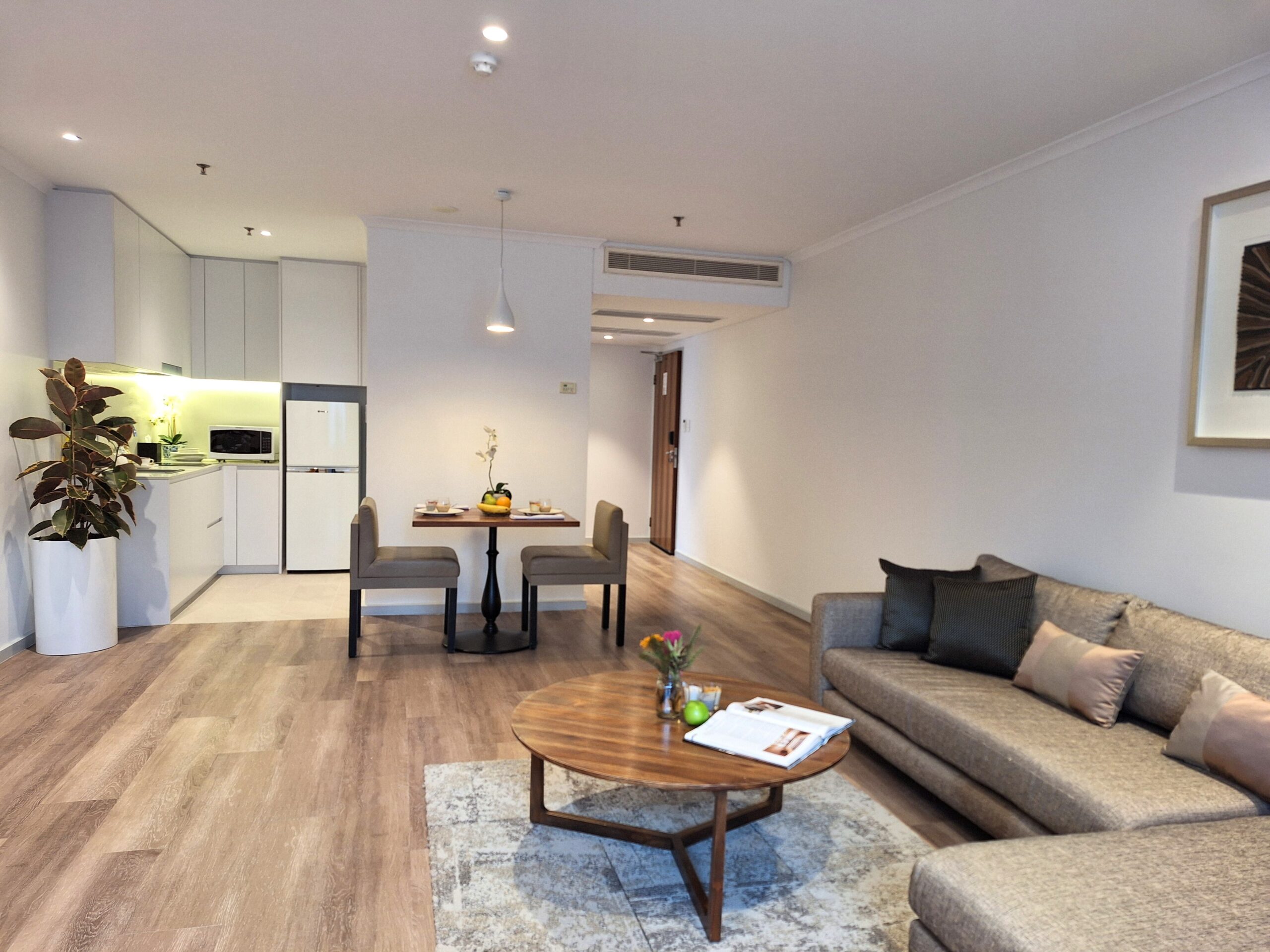 1 bedroom hotel room